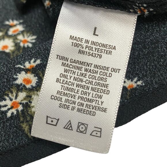 Aeropostale 100% Polyester Black Floral Mini Skirt Back Slit Women's Large Y2K - Picture 6 of 7